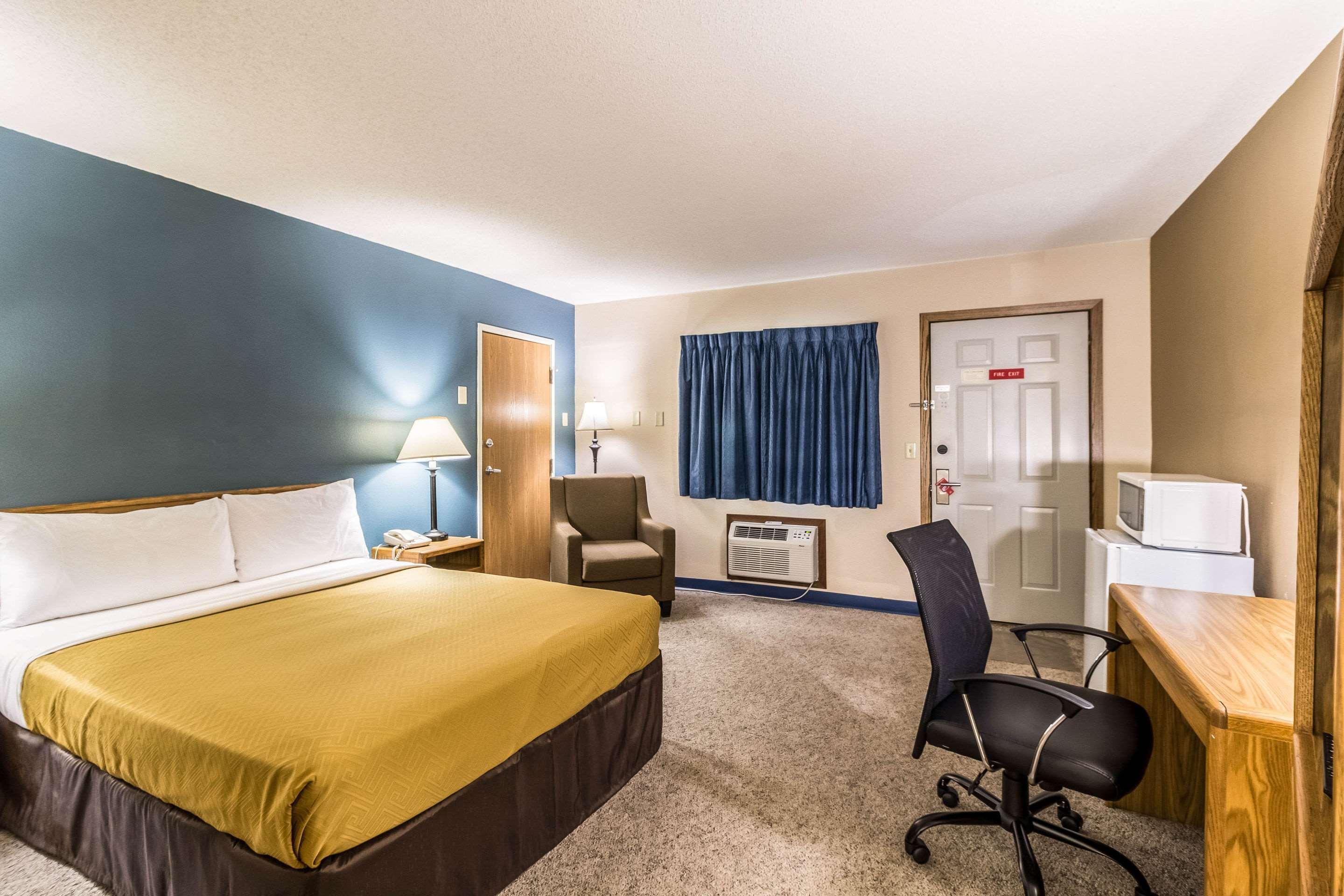 Econo Lodge - Valley City Kültér fotó
